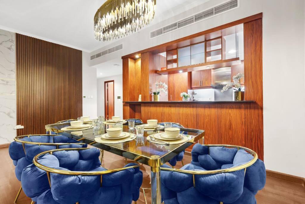 First Class 2br With Full Downtown Skyline View شقة *