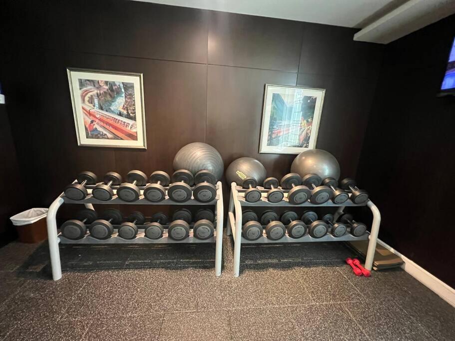 Walk To Burj Khalifa From 2br With Skyline Balcony View Dubai