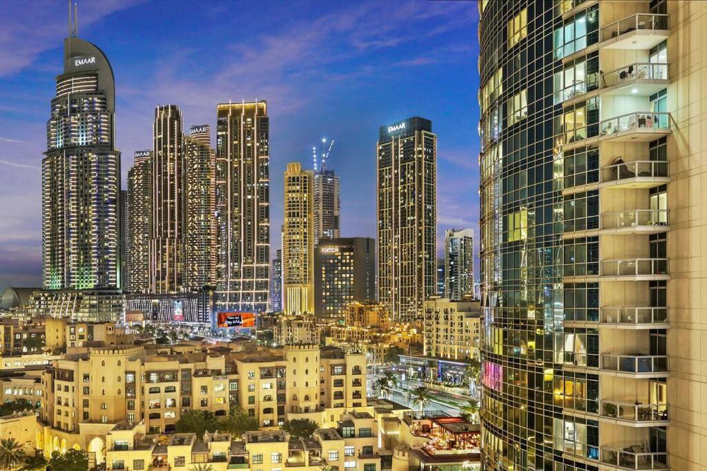 Walk To Burj Khalifa From 2br With Skyline Balcony View